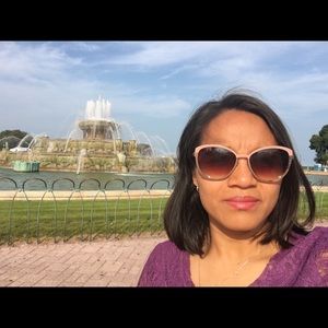 Meet your Posher, Petrona